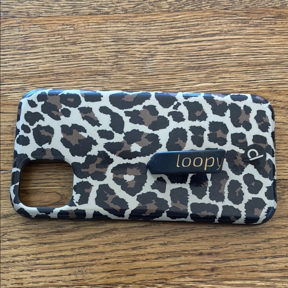 Leopard Print Phone Case with Loop Handle - Picture 2 of 2